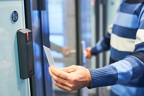 Lecteur de badge pour contrôle d'accès sur Aix en Provence
