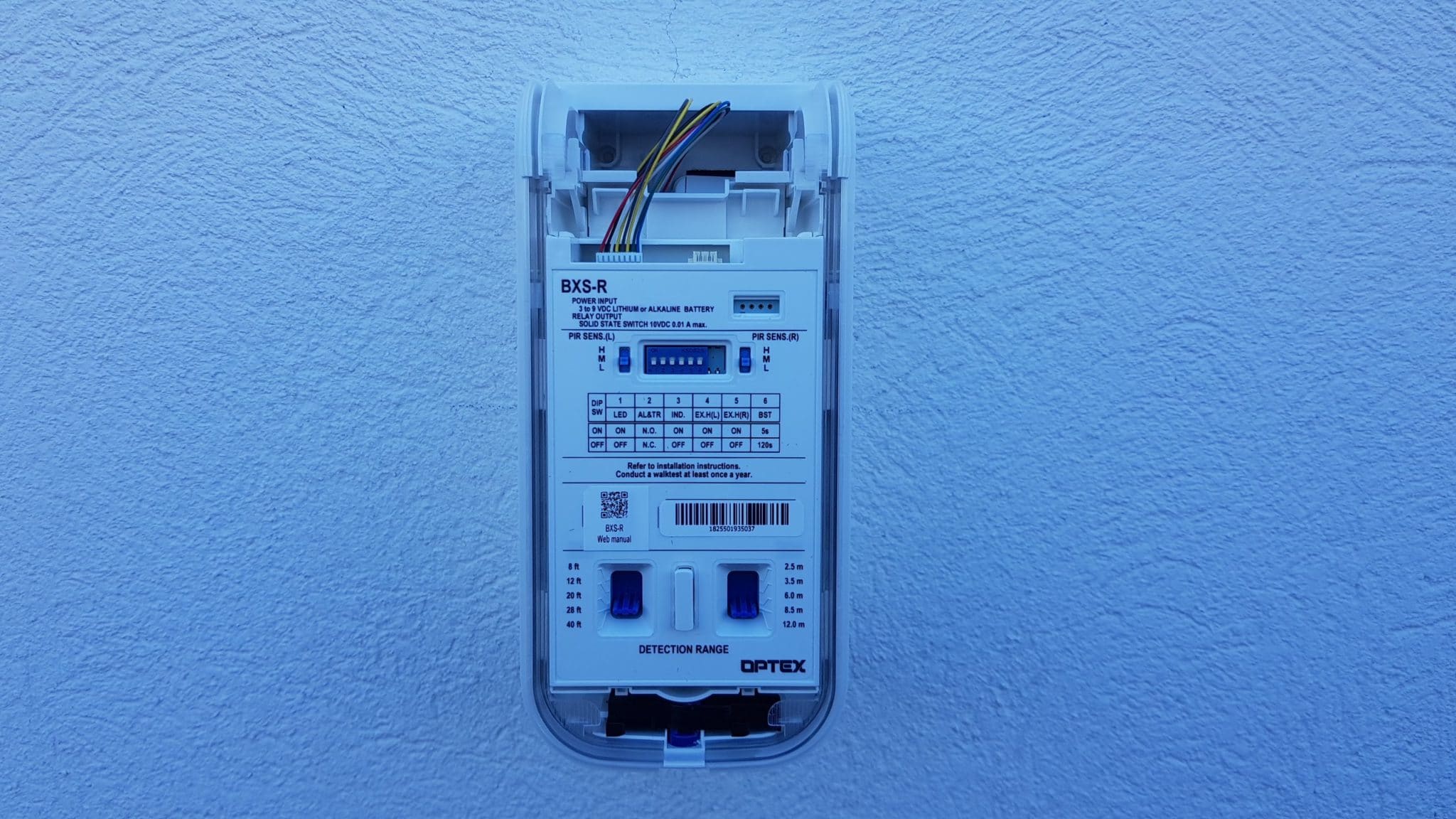 Installation du détecteur pour sécuriser une maison à Ventabren avec une alarme périmétrique