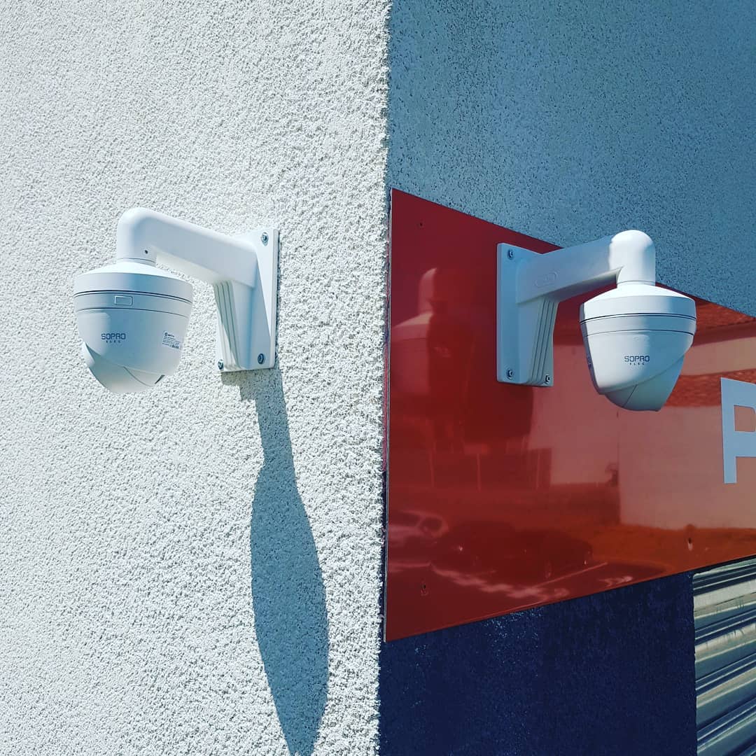 Caméras Extérieures 4MP avec infrarouge de 50 mètres pour la protection d'un garage