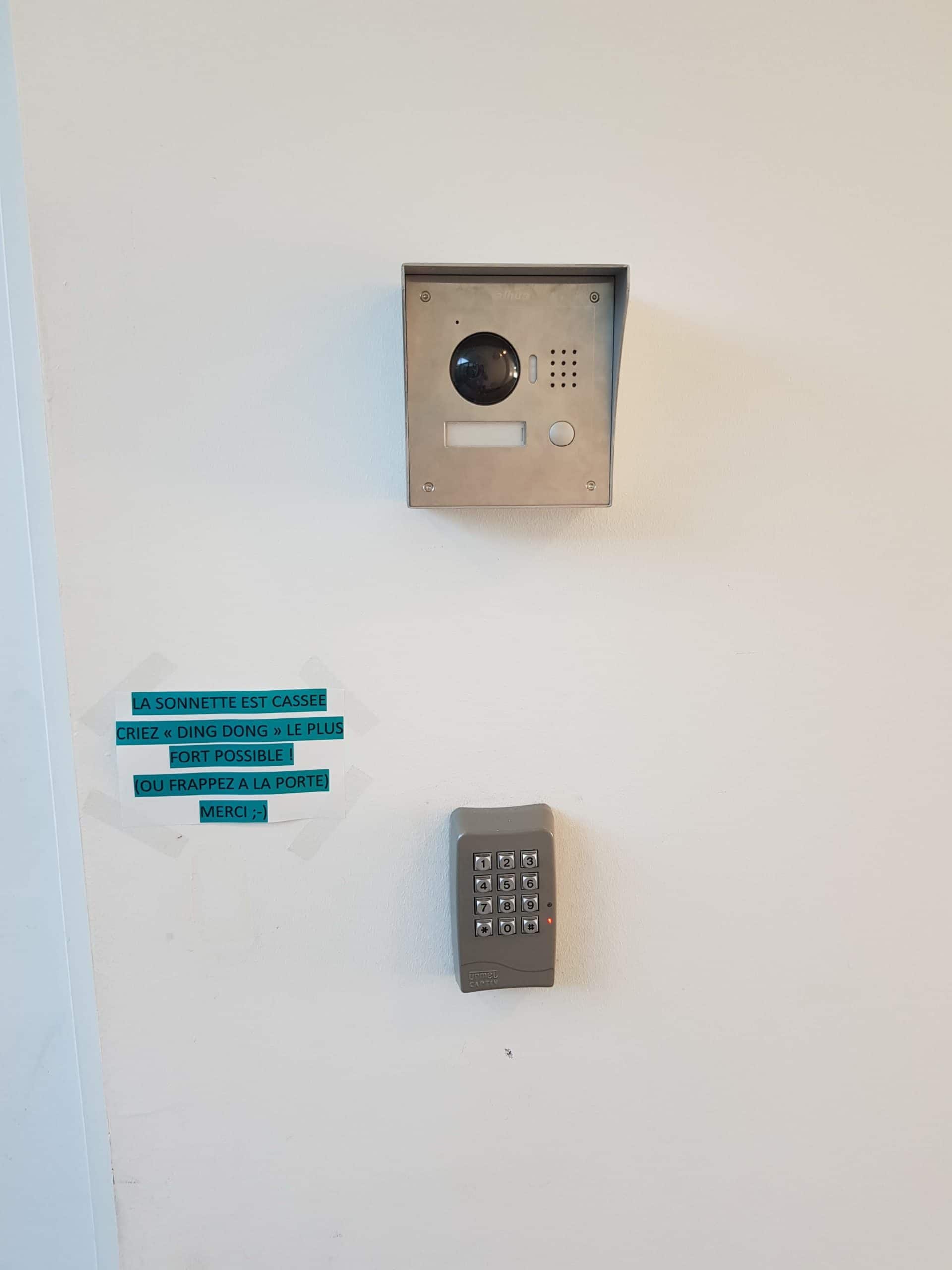 Installation d'un interphone vidéo pour une crèche à Aix Les Milles