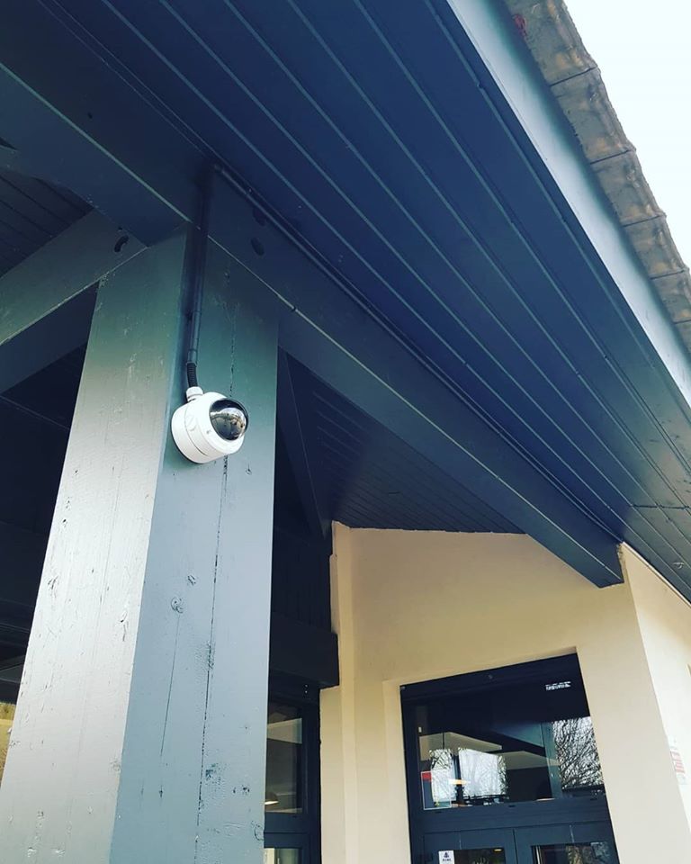 Installation de caméras de vidéosurveillance intérieur et extérieur pour commerce à Aix en Provence