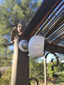 Installation d'alarme avec détecteur de mouvement extérieur pour une maison à Aix en Provence