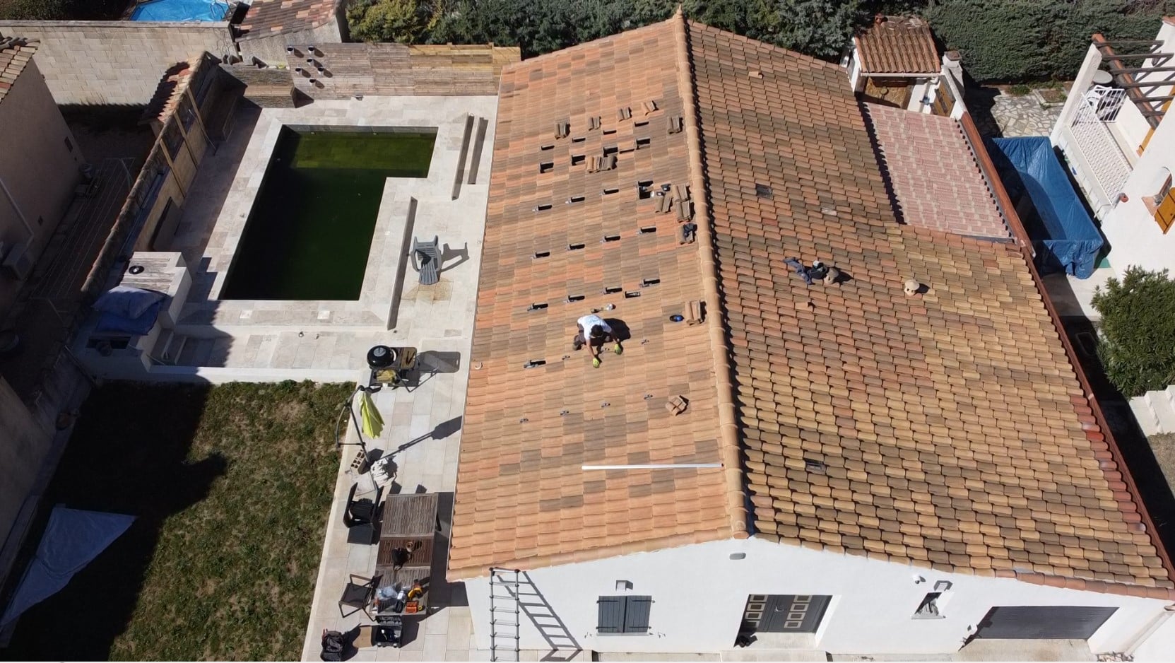 Pose système de fixation panneaux solaires