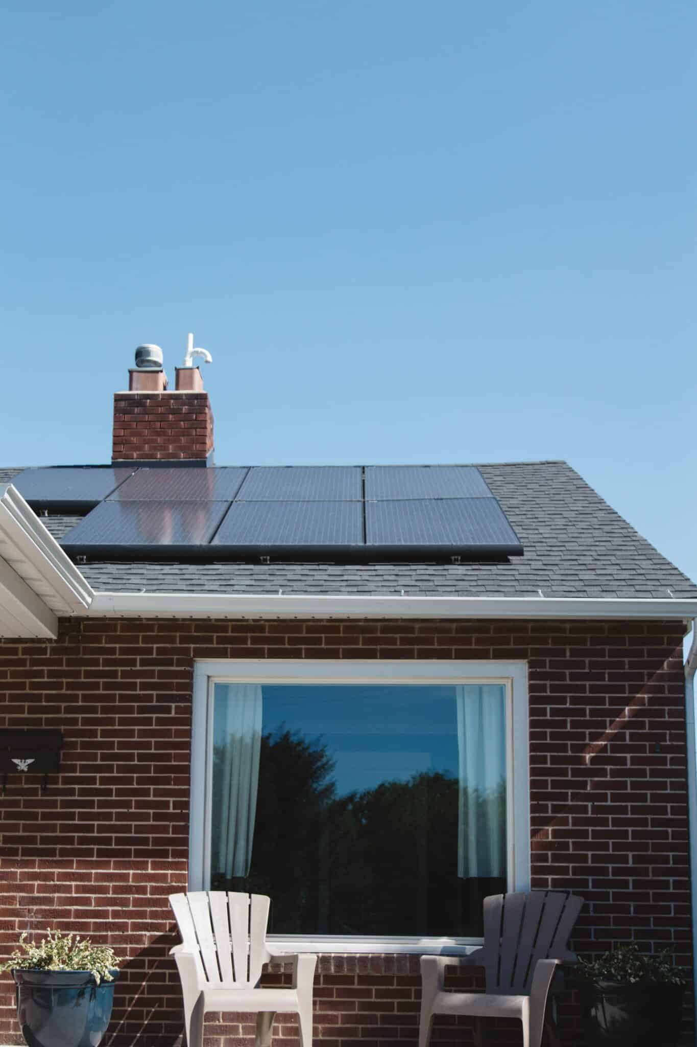 Maison avec panneaux photovoltaïques