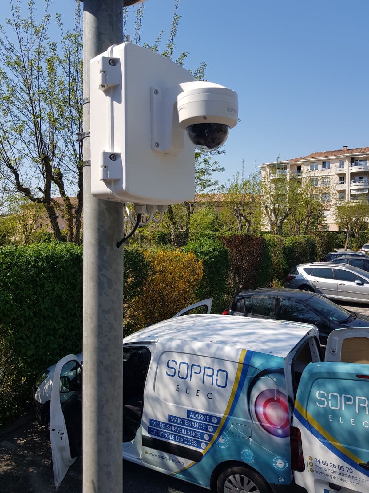 pose de caméra de vidéosurveillance pour parking dans une résidence a aix en provence