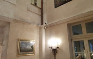 Caméra de vidéoprotection pour un hall d'hôtel à Avignon