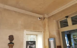 Caméra de vidéosurveillance pour un hall d'hôtel à Avignon