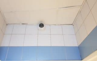 Surveillance d'un couloir avec une caméra 4MP dans un hôtel