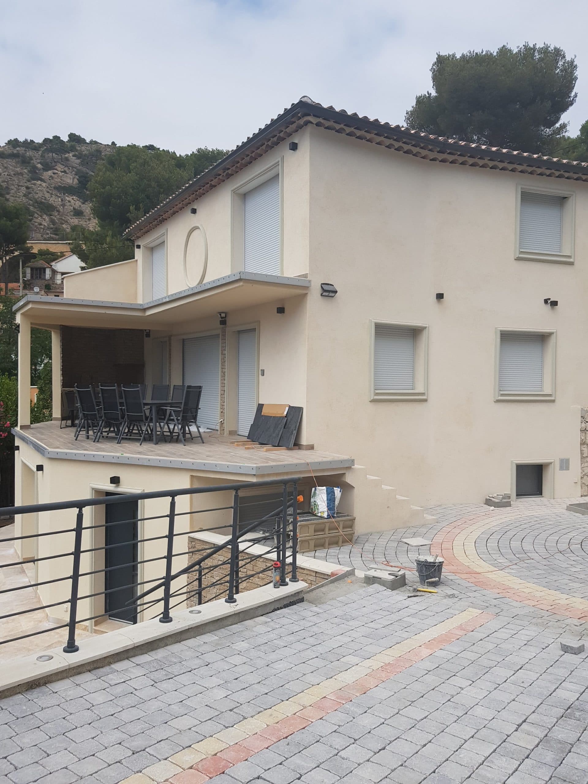 Alarme de sécurité pour maison de 2 étages à Ensues le Redonne