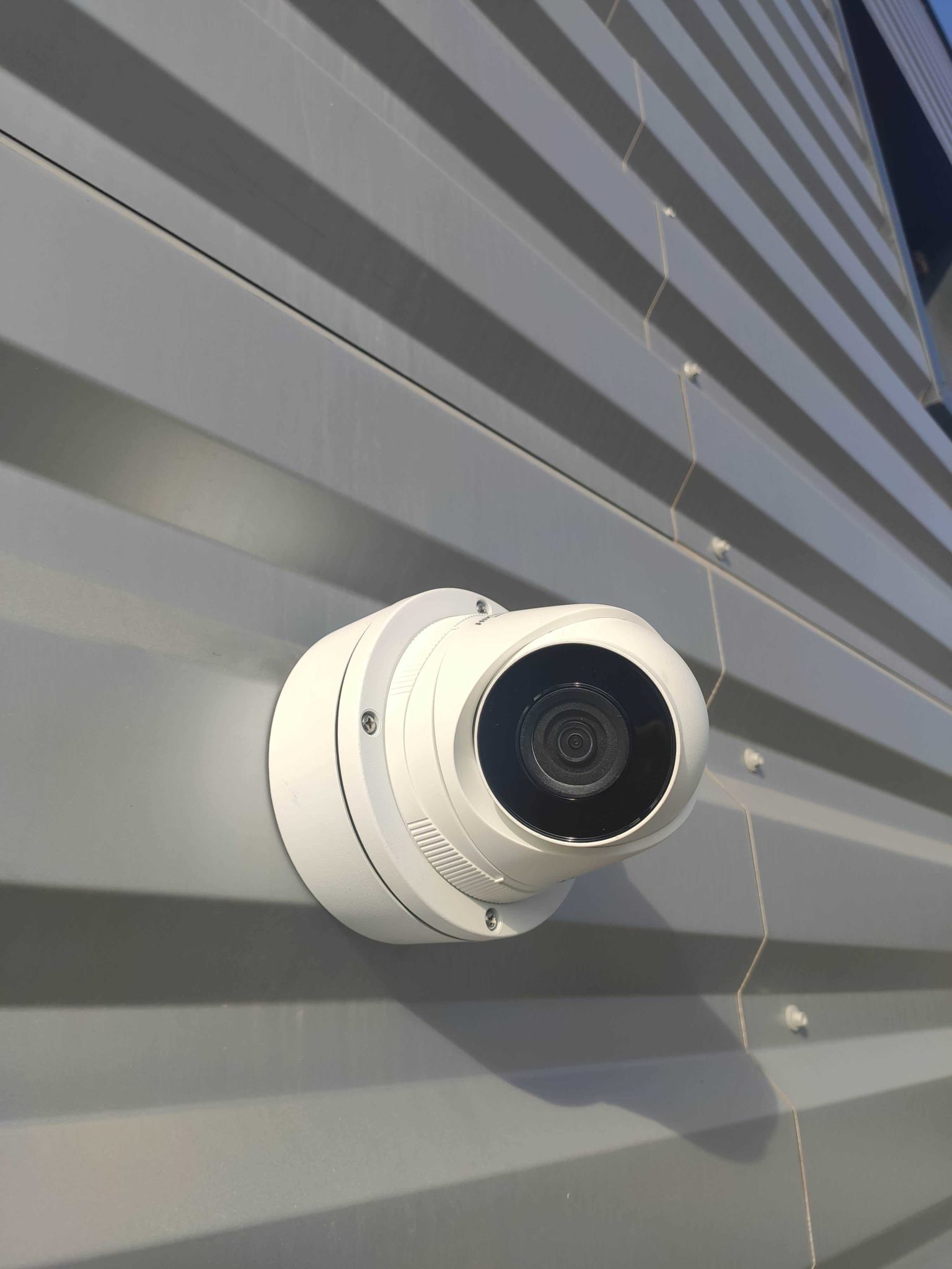 Installation d’une alarme Ajax avec sirène, détecteur de mouvement et système de vidéo protection pour une agence de communication à Gardanne