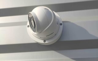 Installation de caméra de vidéosurveillance extérieure pour une entreprise à Gardanne