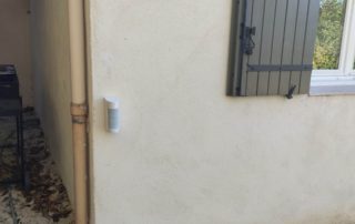 Pose et programmation de détecteur de mouvement extérieur pour une villa à Aix en Provence
